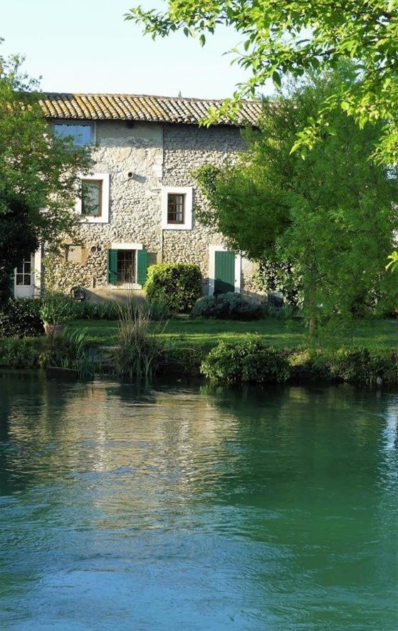 Bed and Breakfast Mas Le Pont Des Aubes Л'Иль-сюр-ла-Сорг Экстерьер фото