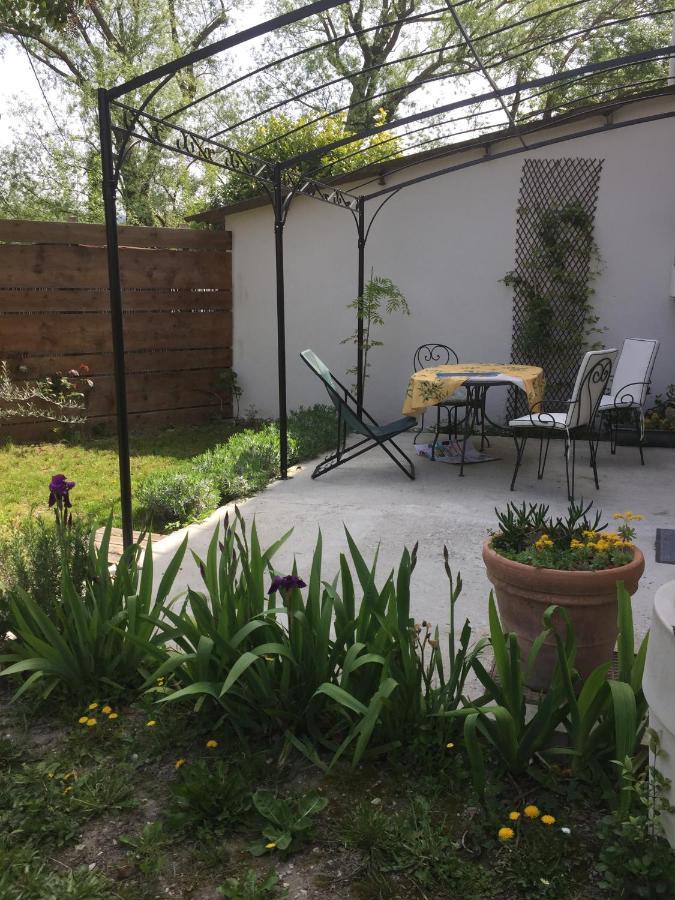 Bed and Breakfast Mas Le Pont Des Aubes Л'Иль-сюр-ла-Сорг Экстерьер фото